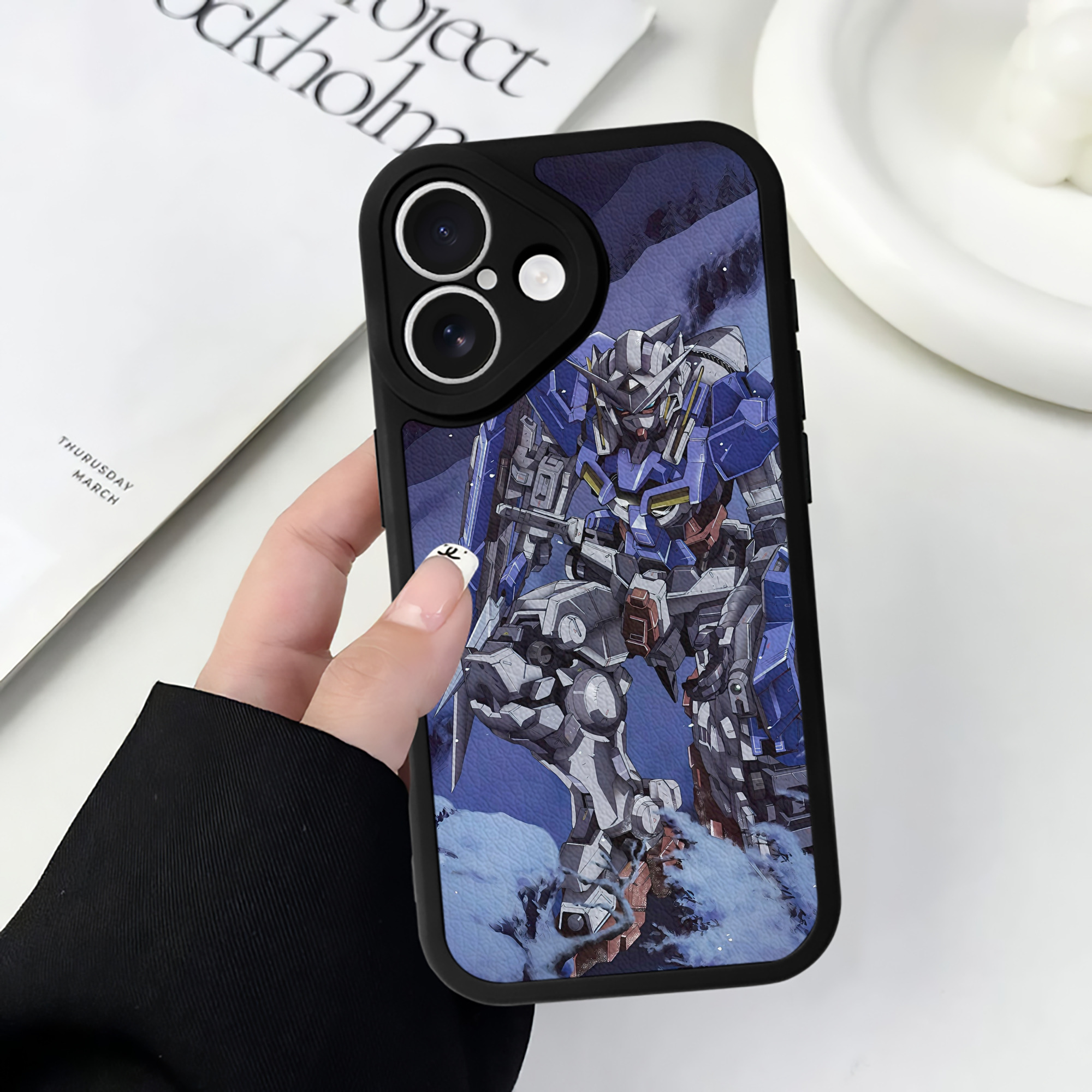 （画像用） 機動戦士ガンダム Mobile Suit Gundam 【iPhone 16シリーズ対応】シリコンスマホケース（レザー調） 材質：シリコン
